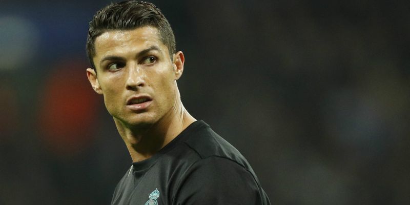 CR7 Đứng đầu top 10 cầu thủ ghi nhiều bàn thắng nhất thế giới